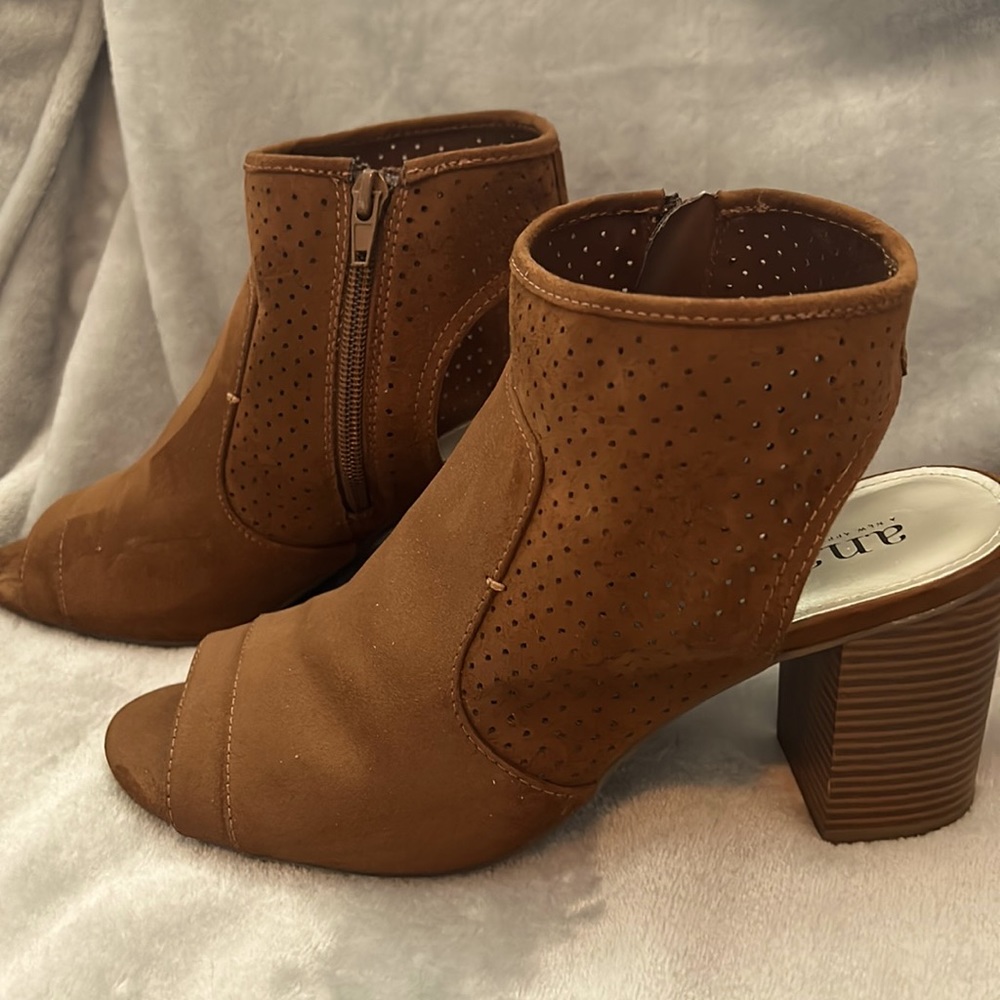 A.N.A Women's Tasha Zip Peep Toe Block Heel Booties (Size 10)